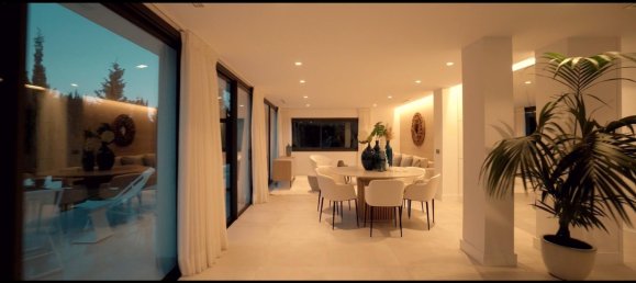 5 bedrooms Villa in Marbella, Spain No. 19596 16