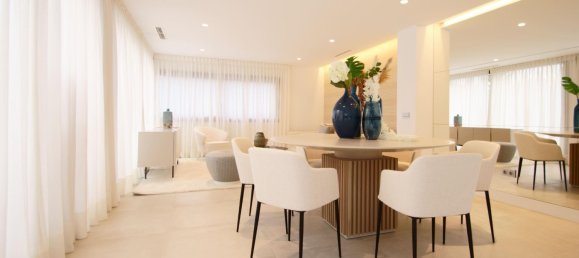 5 bedrooms Villa in Marbella, Spain No. 19596 25