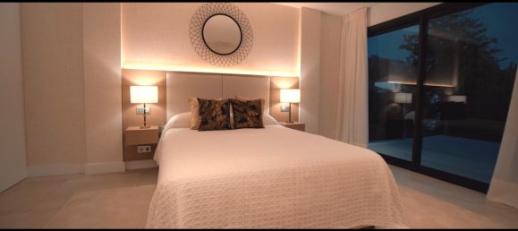 5 bedrooms Villa in Marbella, Spain No. 19596 20