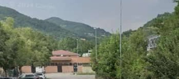 1-salle Entrepôt à Borgo Val di Taro, Italy No. 294136 9