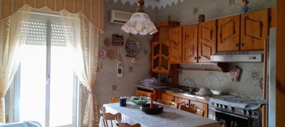 4 rooms Apartment in Palazzolo Acreide, Italy No. 116147 2