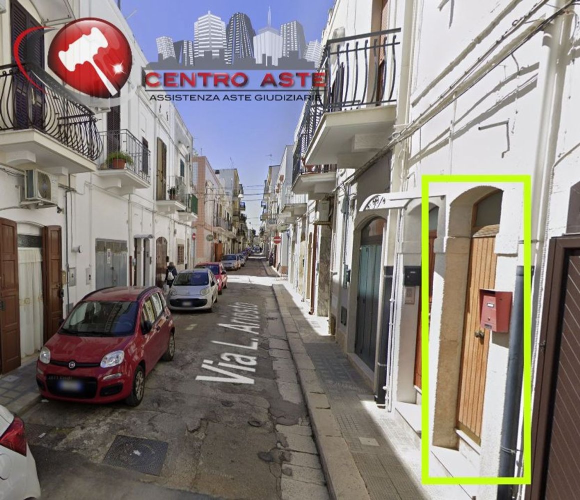 2-salle Appartement à Mola di Bari, Italy No. 231625