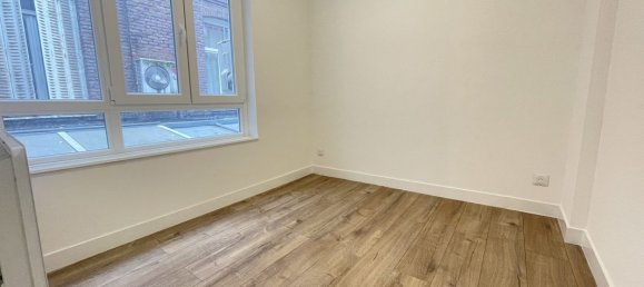 Studio in Lille, France, Nr. 70151 4