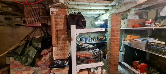 Дом с 4 комнатами в Лоро Чуффенна, Италия № 235695 2