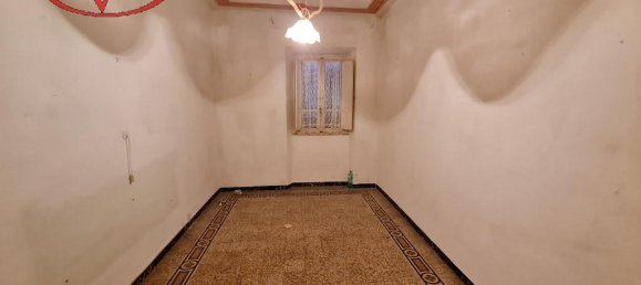 Дом с 4 комнатами в Лоро Чуффенна, Италия № 235695 8