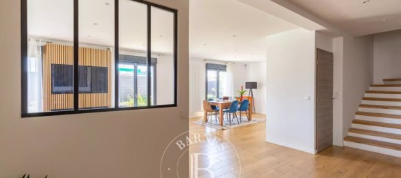 5 غرف نوم منزل في Montesson, France رقم 347393 11