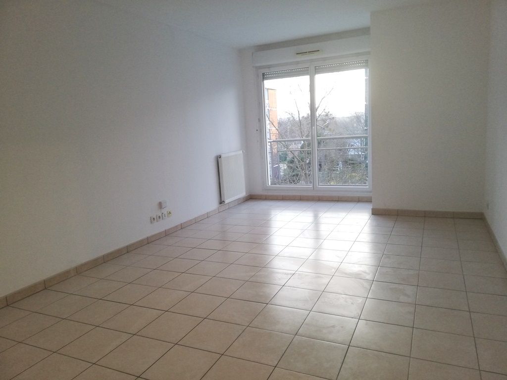 2 bedrooms Apartment in Cergy, France No. 173014