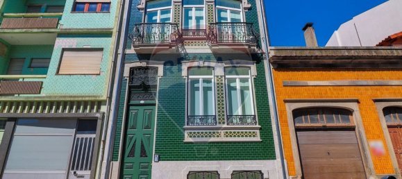 9 bedrooms Building in Porto, Portugal No. 54519 2