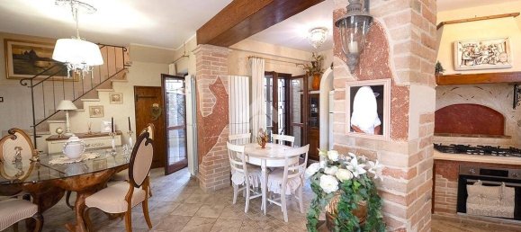 4 غرف نوم فيلا في Lanuvio, Italy رقم 137758 2