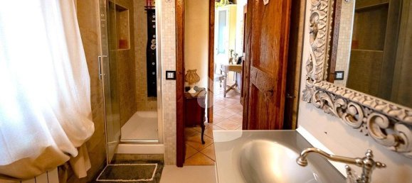 4 غرف نوم فيلا في Lanuvio, Italy رقم 137758 17