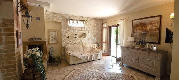 4 غرف نوم فيلا في Lanuvio, Italy رقم 137758 39