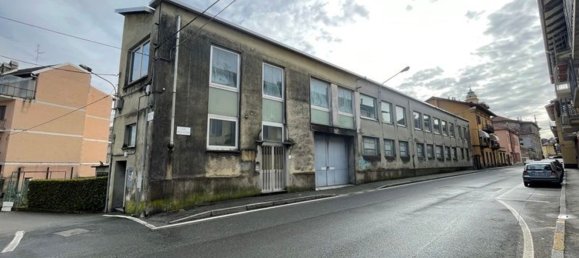 900m² Warehouse in Biella, Italy No. 81042 14