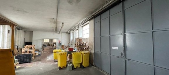 900m² Warehouse in Biella, Italy No. 81042 2
