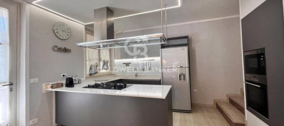 6 bedrooms Villa in Camaiore, Italy No. 63522 12