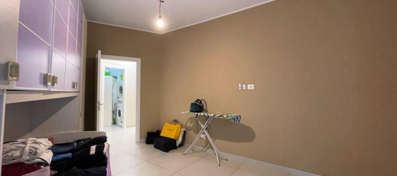 Apartamento de 3 divisões em Lodi, Italy N.º 242019 16