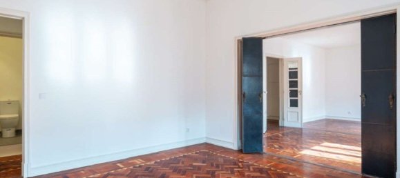 4 bedrooms Apartment in Lisbon, Portugal No. 90109 7