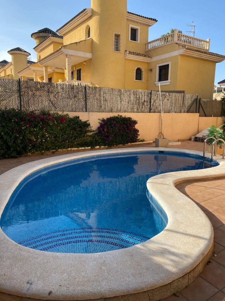 Villa T3 em Alicante, Spain N.º 95506