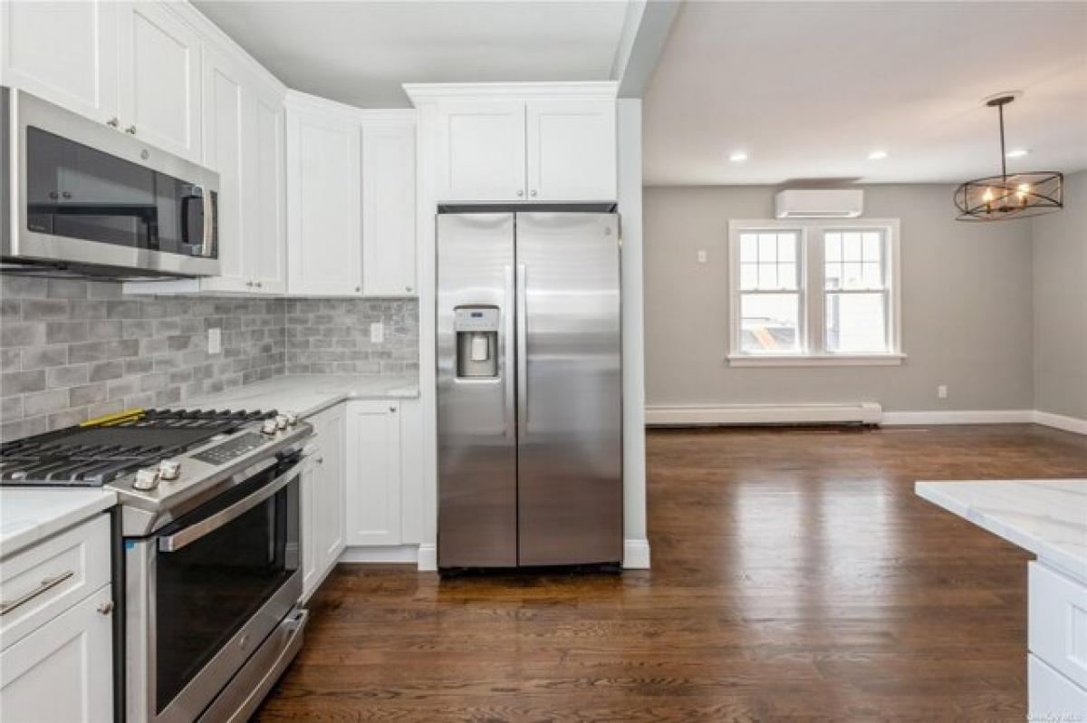 Дом с 3 спальнями в Floral Park, США № 291706