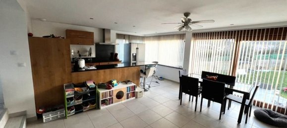 3 bedrooms House in Maintenon, France No. 234559 2