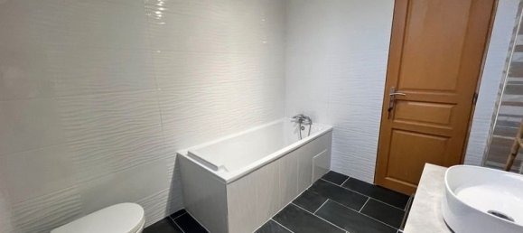 3 bedrooms House in Maintenon, France No. 234559 10