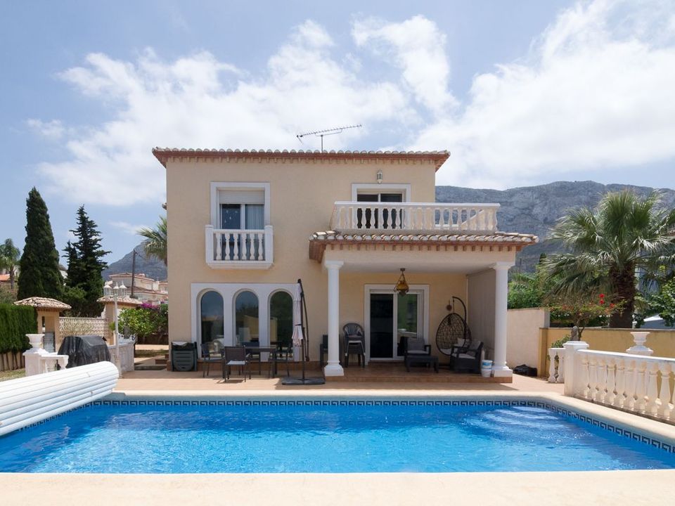 4 bedrooms Villa in Denia, Spain No. 200926