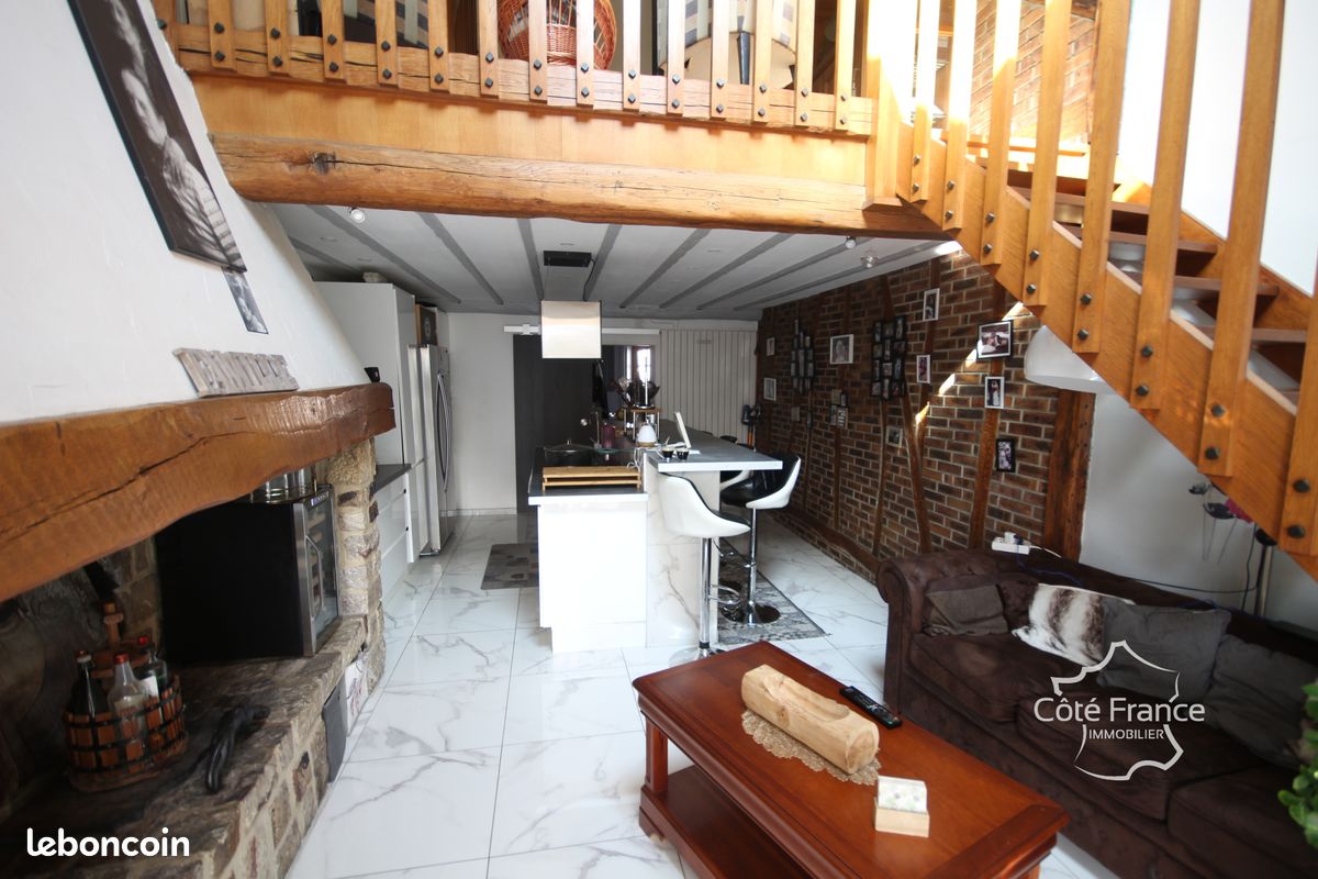 Casa de 3 dormitorios en Revin, France No. 240818