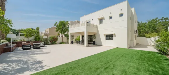 4 Schlafzimmer Villa in Meadows, UAE, Nr. 108407 2