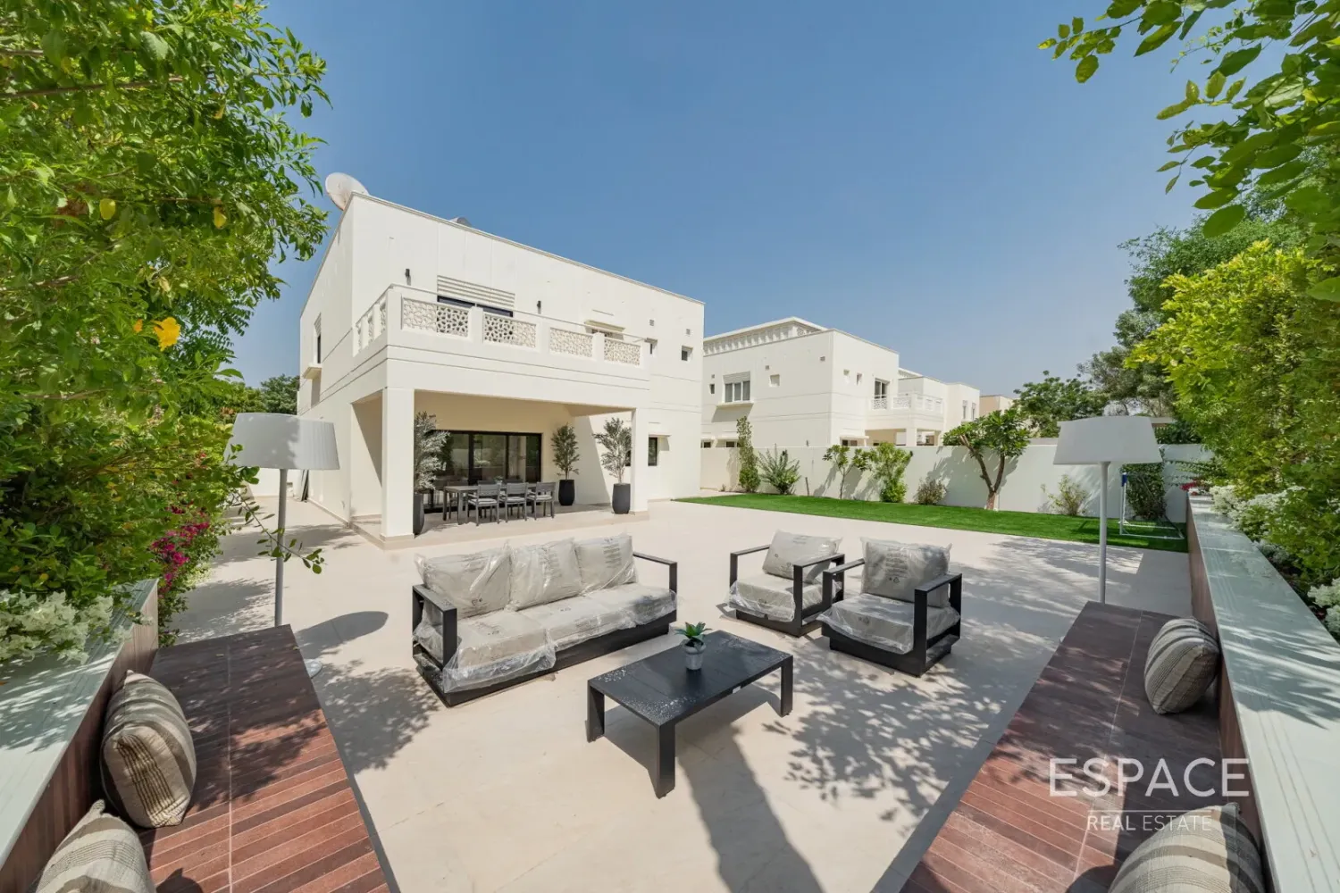 4 Schlafzimmer Villa in Meadows, UAE, Nr. 108407