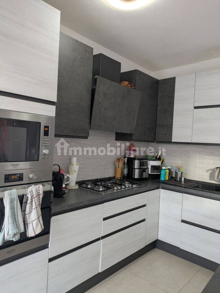 Дом с 4 спальнями в Веруккьо, Италия № 279884