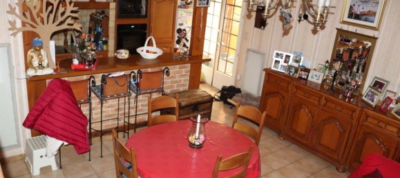 2 Schlafzimmer Haus in Montmirail, France, Nr. 243846 4
