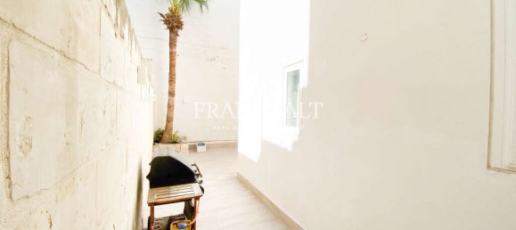 2 bedrooms Townhouse in Birkirkara, Malta No. 11264 10