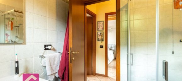 2 Schlafzimmer Wohnung in Caino, Italy, Nr. 273038 18