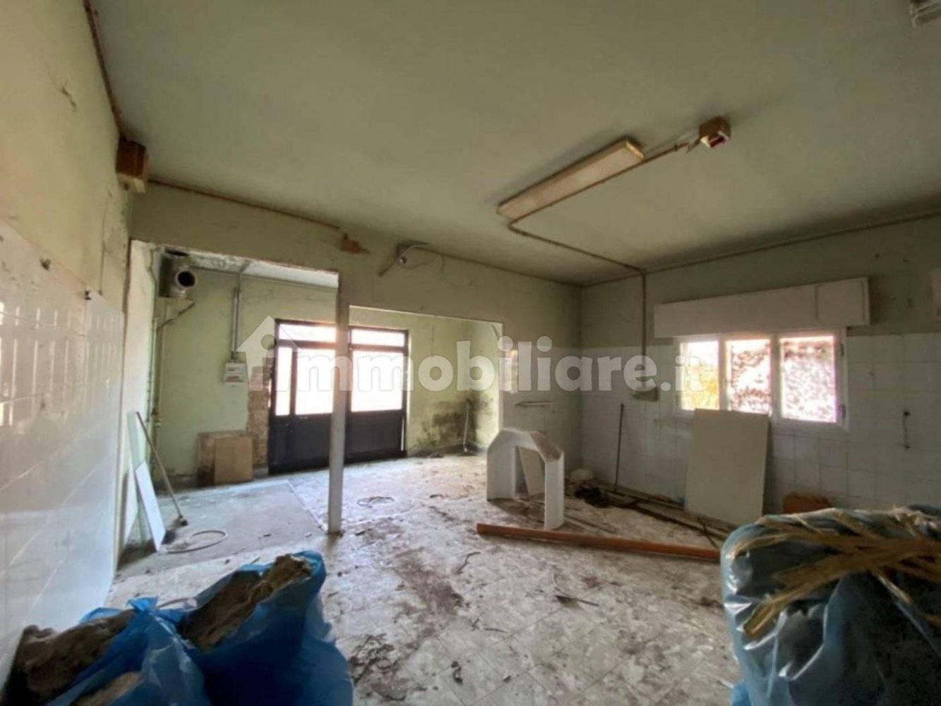 Вилла с 5 комнатами в Кастельветро ди Модена, Италия № 113762