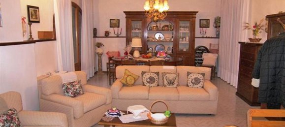 Studio in Asciano, Italy No. 1448 9