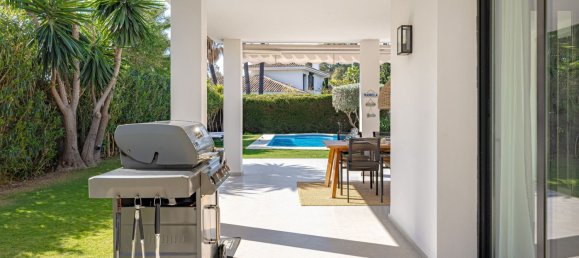 4 bedrooms Villa in Marbella, Spain No. 44515 22