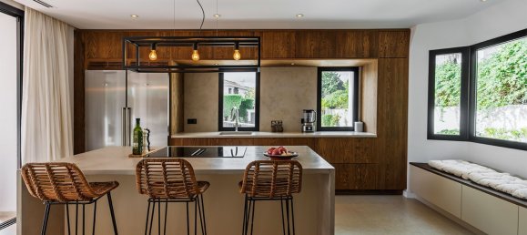 4 bedrooms Villa in Marbella, Spain No. 44515 13