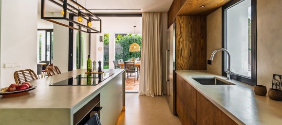 4 bedrooms Villa in Marbella, Spain No. 44515 12