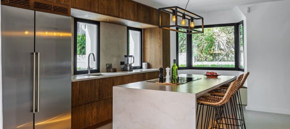 4 bedrooms Villa in Marbella, Spain No. 44515 5