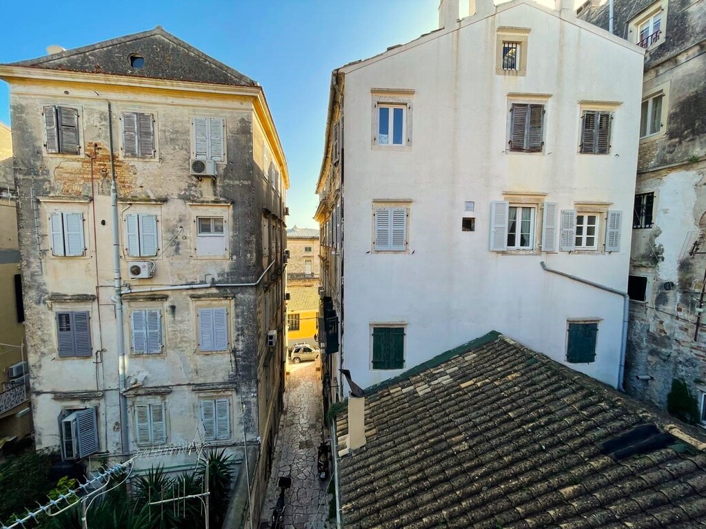 4 chambres duplex à vendre à Corfu, Central Corfu and Diapontian Islands, Corfu, Ionian Islands, Peloponnese, Western Greece and the Ionian, Greece № 94043