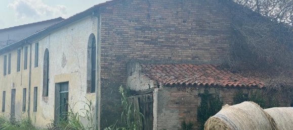 Дом с 5 комнатами в Монселиче, Италия № 72525 2