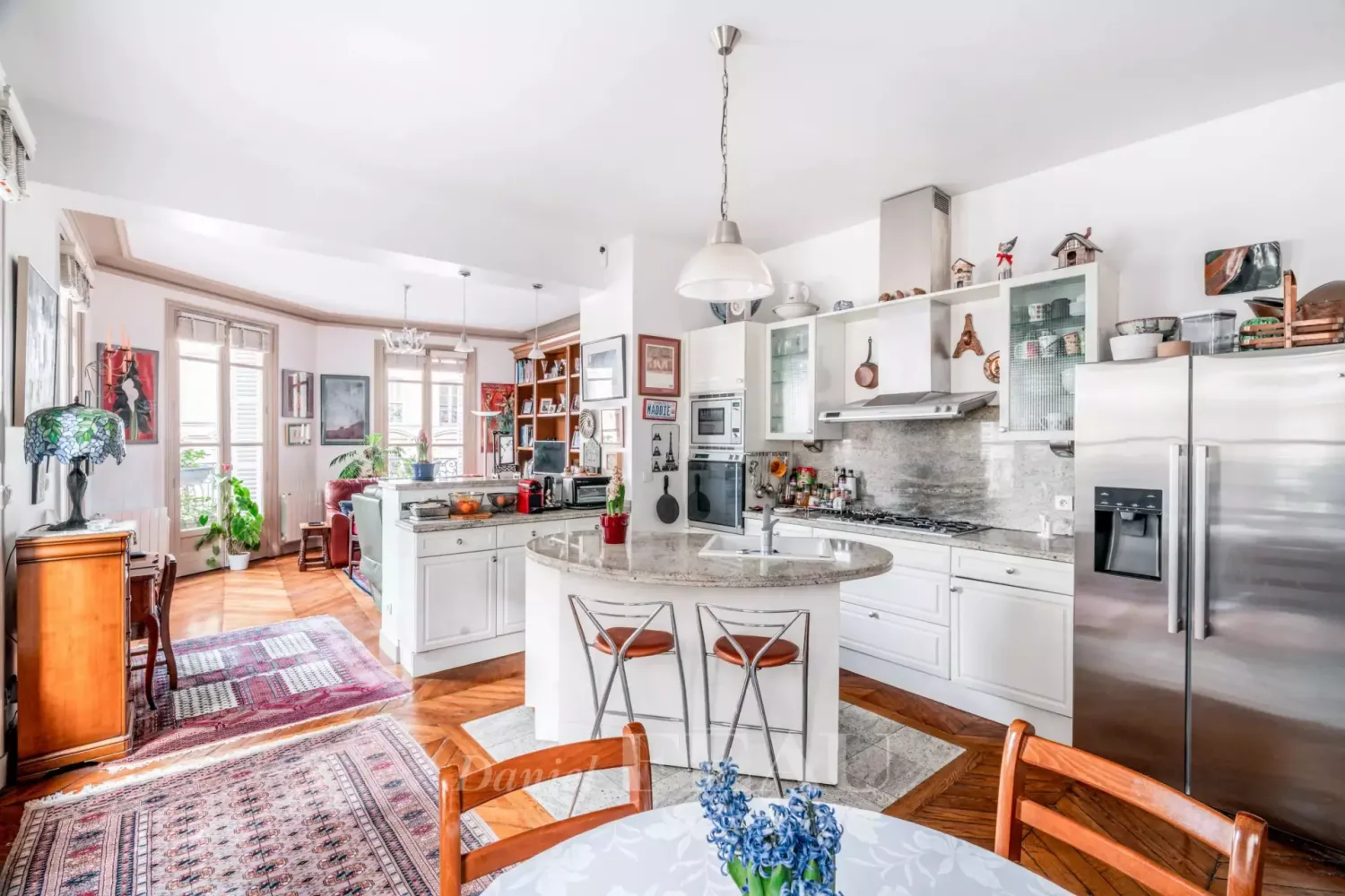 2 bedrooms Apartment in Paris, France No. 115250