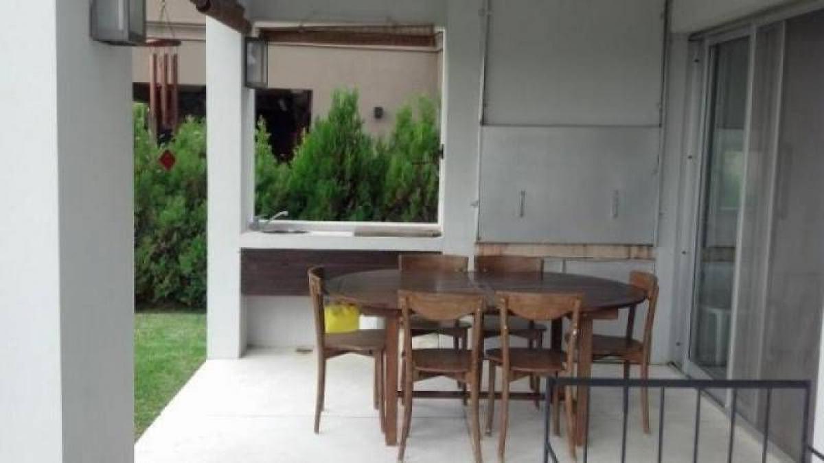 3 bedrooms House in Tigre, Argentina No. 10963