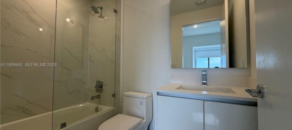 3 dormitorios propiedad comercial en alquiler en Miami, Miami-Dade, Florida, USA № 614258 19