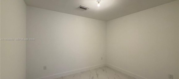 3 dormitorios propiedad comercial en alquiler en Miami, Miami-Dade, Florida, USA № 614258 14