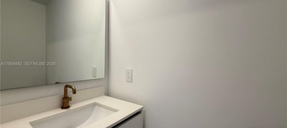 3 dormitorios propiedad comercial en alquiler en Miami, Miami-Dade, Florida, USA № 614258 13