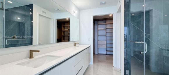 3 dormitorios propiedad comercial en alquiler en Miami, Miami-Dade, Florida, USA № 614258 11