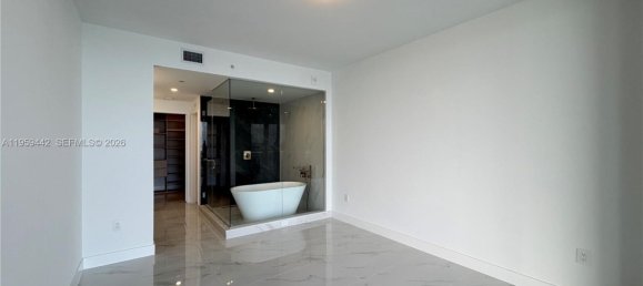 3 dormitorios propiedad comercial en alquiler en Miami, Miami-Dade, Florida, USA № 614258 8