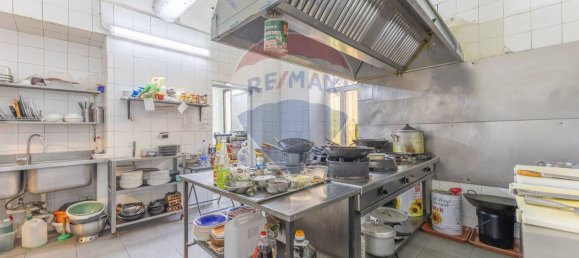 4 rooms Commercial property in Rome, Italy No. 356198 22
