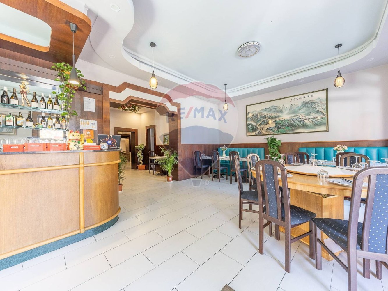 4 rooms Commercial property in Rome, Italy No. 356198