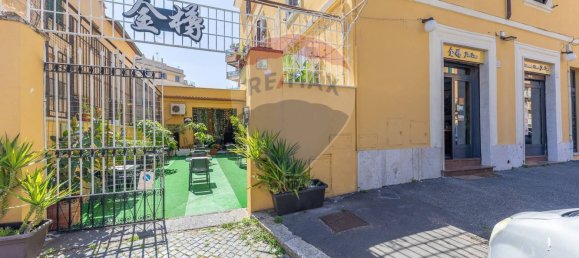 4 rooms Commercial property in Rome, Italy No. 356198 10